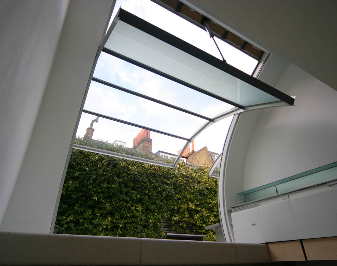 hydraulic gull wing doors meia Moving Elements in Architecture